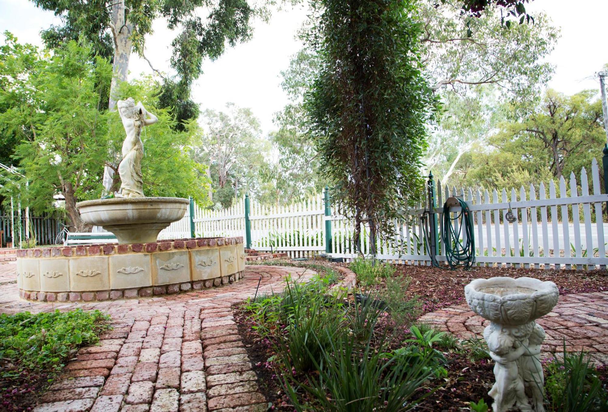 Rosebridge House Bed & Breakfast Adult Retreat Gooseberry Hill Exterior photo